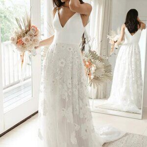 Willowby Watters Wedding dress (size US 6 or 8)